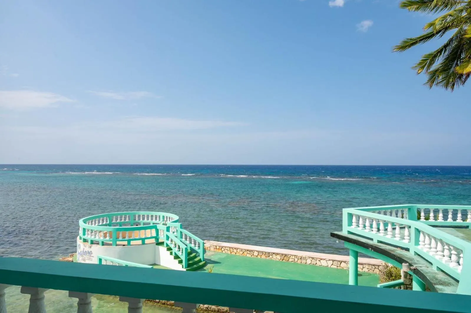 Vendégház Ocean Front Triple Room At Sahara Hotel Montego Bay Jamaica