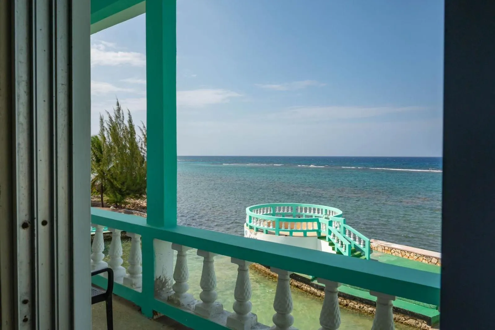 Πανσιόν Ocean Front Triple Room At Sahara Hotel Μοντέγκο Μπέυ