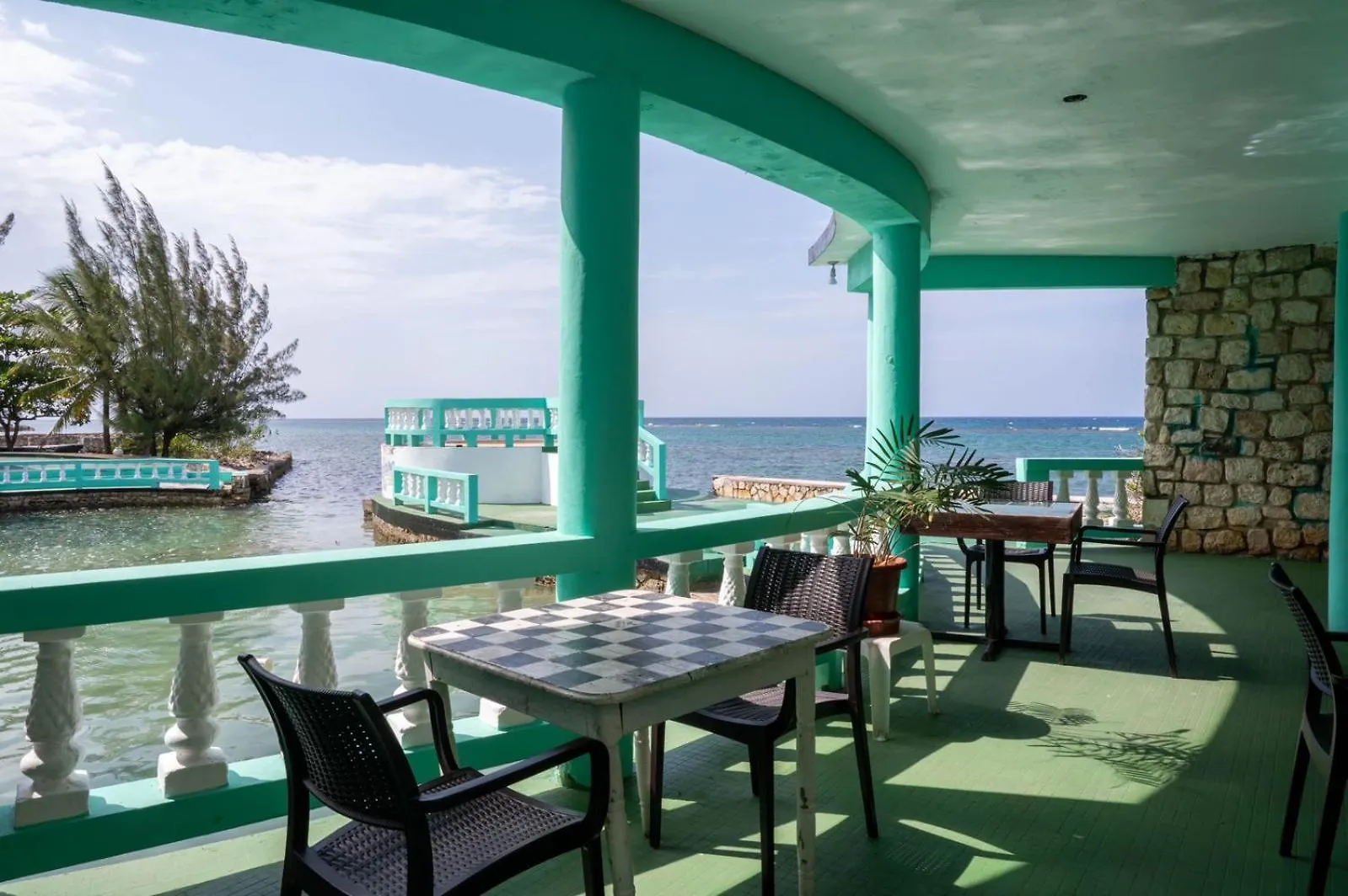 Ocean Front Triple Room At Sahara Hotel Μοντέγκο Μπέυ